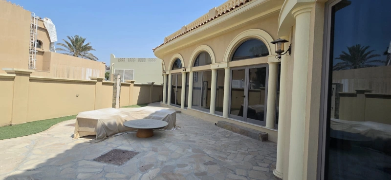 Luxuriöse Palm Jumeirah Signature Villa mit atemberaubender Aussicht und privatem Strandzugang