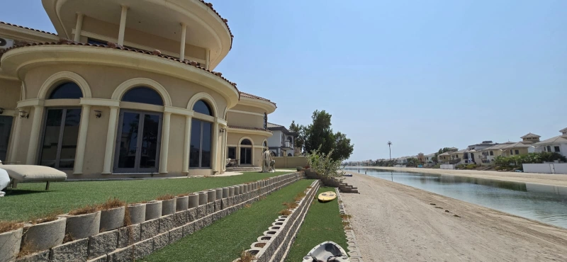 Luxuriöse Palm Jumeirah Signature Villa mit atemberaubender Aussicht und privatem Strandzugang