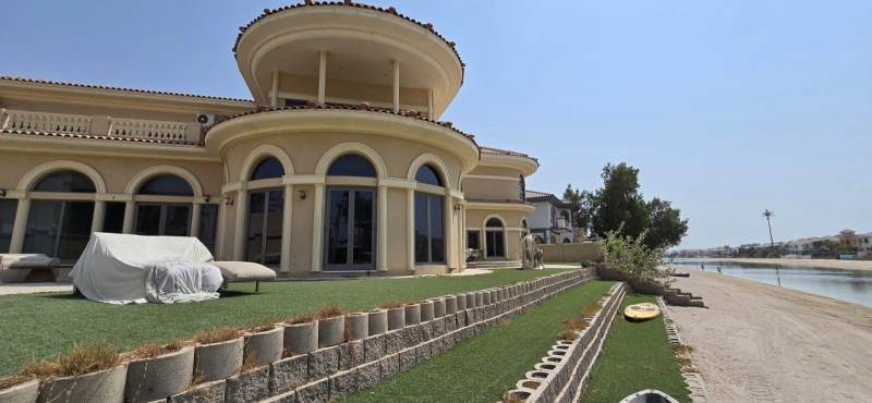 Luxuriöse Palm Jumeirah Signature Villa mit atemberaubender Aussicht und privatem Strandzugang