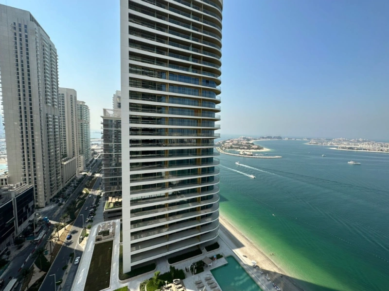 Luxuriöse 2-Zimmer-Wohnung direkt am Strand mit Eleganz und Stil