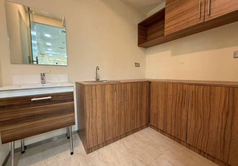 Vermietetes Büro zu verkaufen / High-ROI Investment