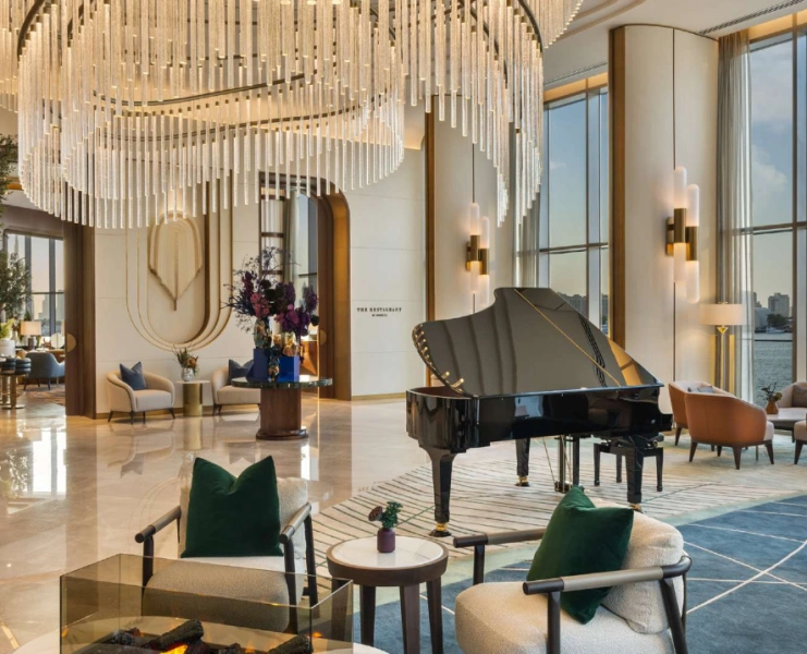 Traumhaftes 4-Zimmer-Triplex in Creek Waters mit Kanalblick