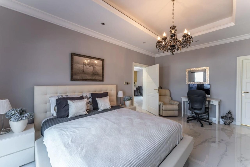 Luxuriöse Villa mit Zugang zu 2 Privatstränden / direkt auf der Palm Jumeirah gelegen.