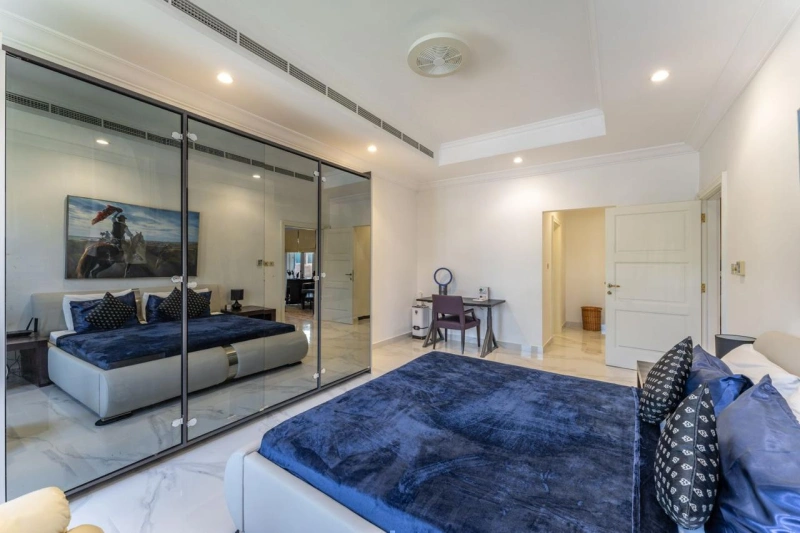 Luxuriöse Villa mit Zugang zu 2 Privatstränden / direkt auf der Palm Jumeirah gelegen.