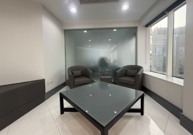 Grand bureau vacant à vendre