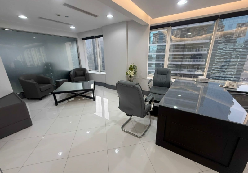 Grand bureau vacant à vendre