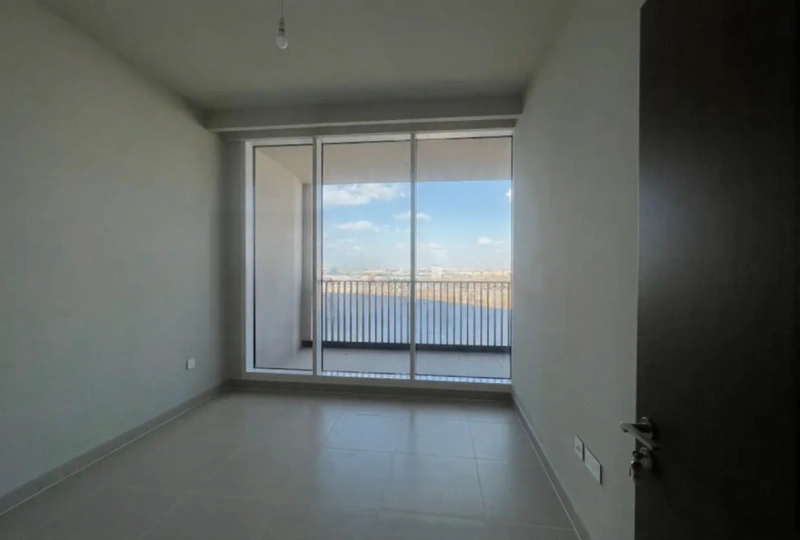 Spacious 1 Bedroom Apartment with Huge Layout!