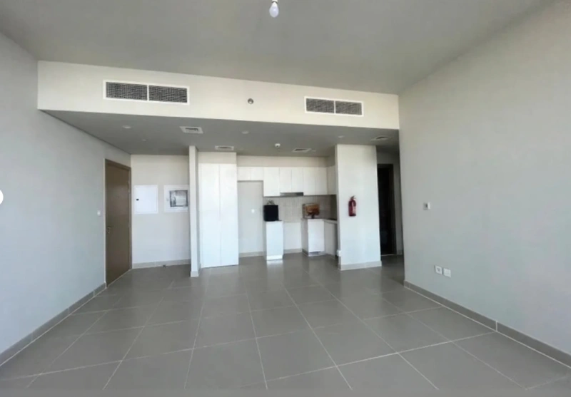 Spacious 1 Bedroom Apartment with Huge Layout!