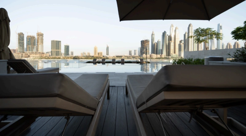 Exklusive Eleganz: Strandfront-Apartment mit 1 Schlafzimmer am Meer