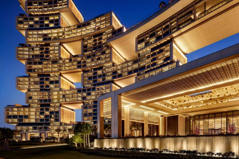 Luxuriöse 3-Zimmer-Apartment mit Meerblick-Balkonen in 5-Sterne-Hotel