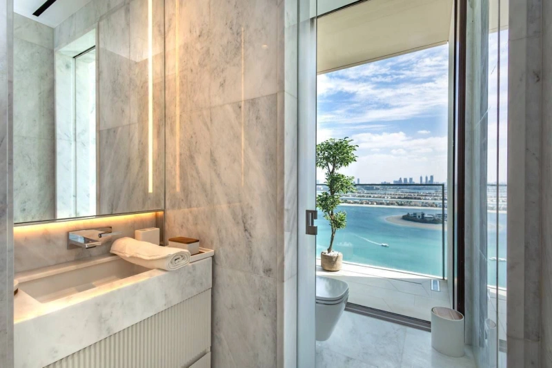 Luxuriöse 3-Zimmer-Apartment mit Meerblick-Balkonen in 5-Sterne-Hotel