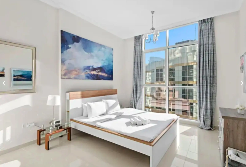 Luxuriöser Wohntraum im Herzen der Stadt: Geräumige 2-Zimmer Wohnung in Downtown Tower.