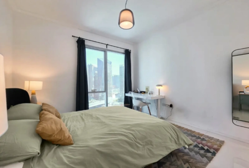 Luxuriöses 3-Zimmer-Apartment mit Dienstbotenzimmer. Vollständig modernisiert!