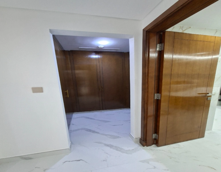 Marina Residences 6 Palm J - 2 Bett + Dienstmädchen - Leerstehend