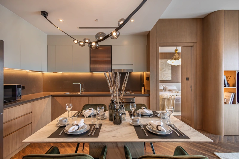 Luxuriöses 2-Zimmer-Apartment mit Meerblick auf hoher Etage