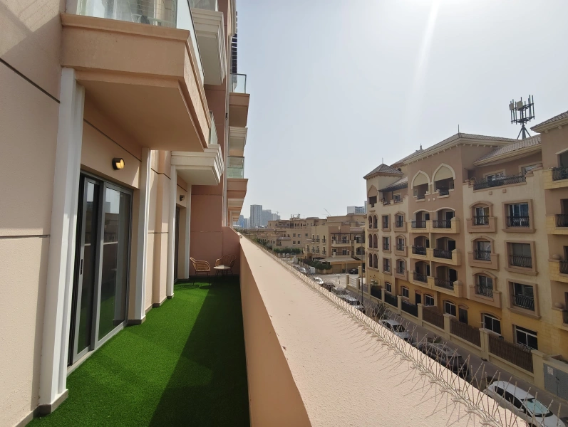 Modernes 1-Zimmer-Apartment mit atemberaubender Aussicht | Ready Property