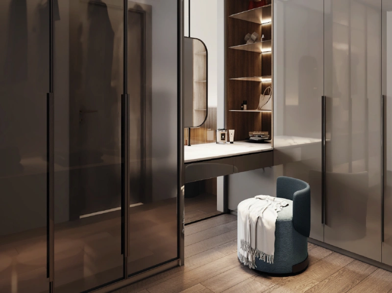 Luxuriöse 4-Zimmer-Wohnung mit Zimmer für Hausangestellte und eigenem Bad - direkt am Strand