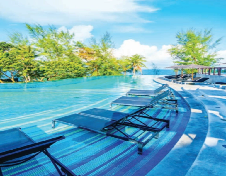 Atemberaubende Zwei-Zimmer-Wohnung mit Pool und Panoramablick