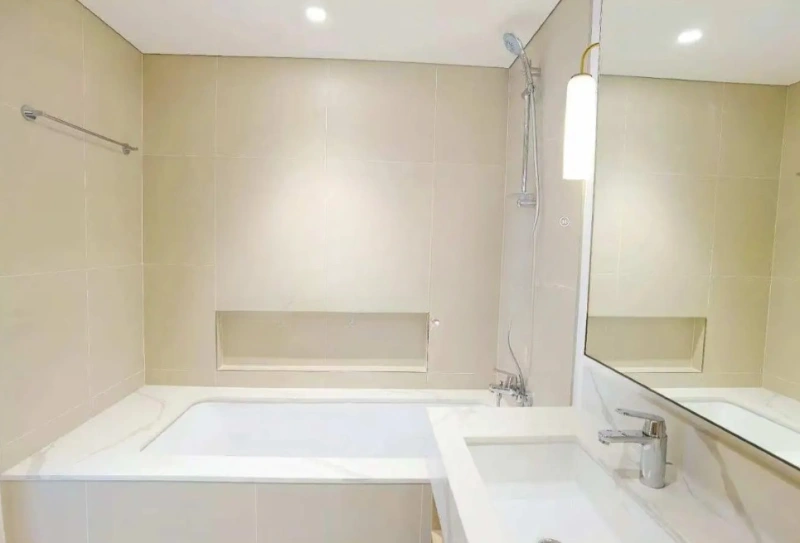 Luxuriöses 2-Schlafzimmer-Apartment mit Dienstmädchenzimmer und atemberaubendem Blick auf den Burj Khalifa