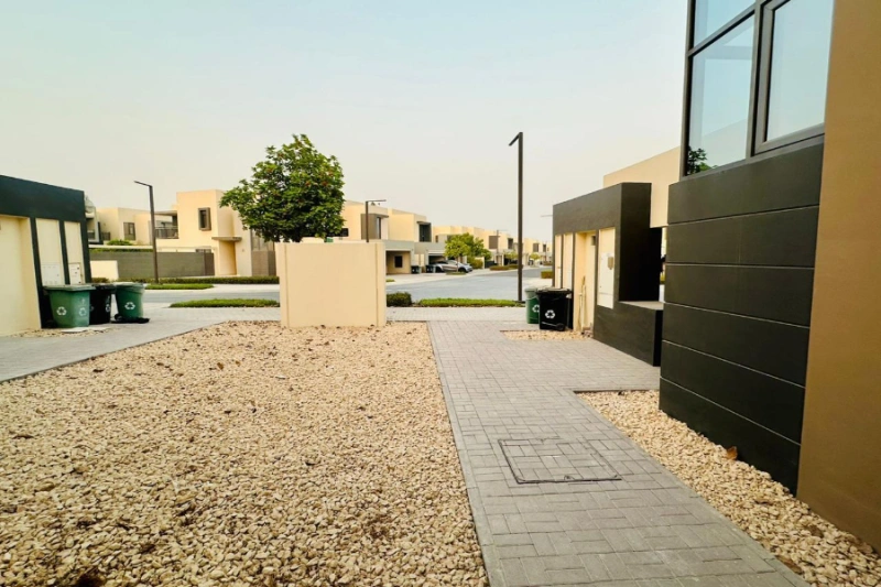 Luxuriöse Villa mit vier Schlafzimmern und modernem Design