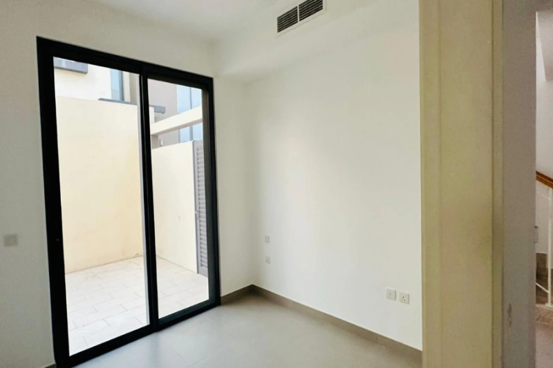 Luxuriöse Villa mit vier Schlafzimmern und modernem Design