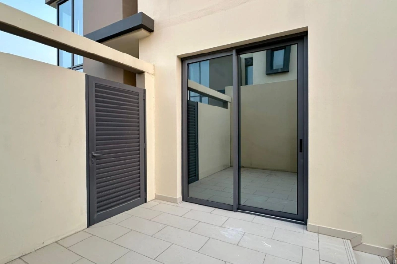 Luxuriöse Villa mit vier Schlafzimmern und modernem Design