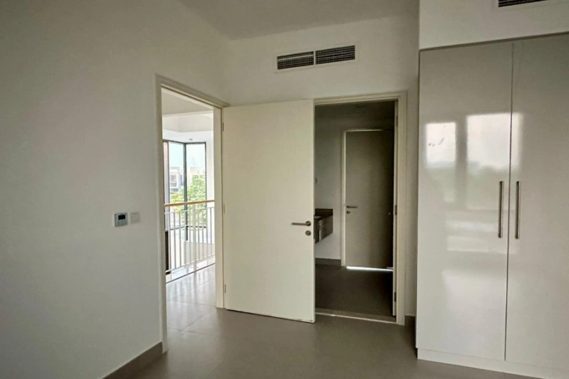 Luxuriöse Villa mit vier Schlafzimmern und modernem Design