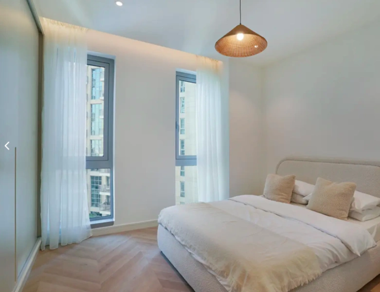 Luxuswohnung in Downtown mit Blick auf den Burj Khalifa! Voll möbliert, perfekt für Stadtliebhaber.