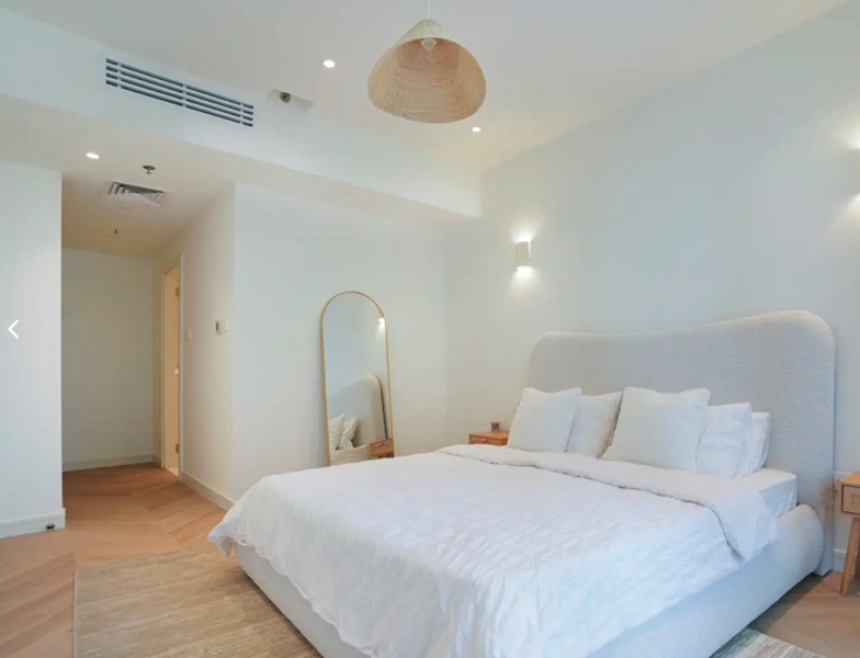 Luxuswohnung in Downtown mit Blick auf den Burj Khalifa! Voll möbliert, perfekt für Stadtliebhaber.