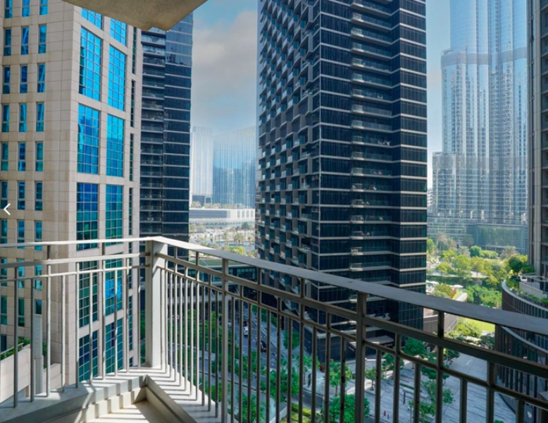 Luxuswohnung in Downtown mit Blick auf den Burj Khalifa! Voll möbliert, perfekt für Stadtliebhaber.