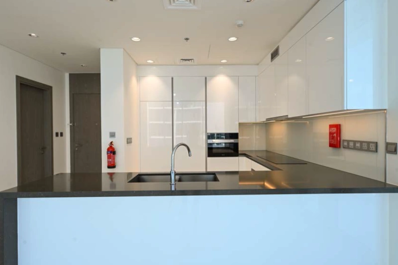 Luxuriöses 3-Zimmer-Apartment mit traumhaftem Blick auf die Lagune & die Skyline von Burj Khalifa