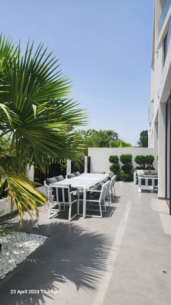 Luxuriöse Villa mit 7 Schlafzimmern, privatem Pool & Garten in Al Barari