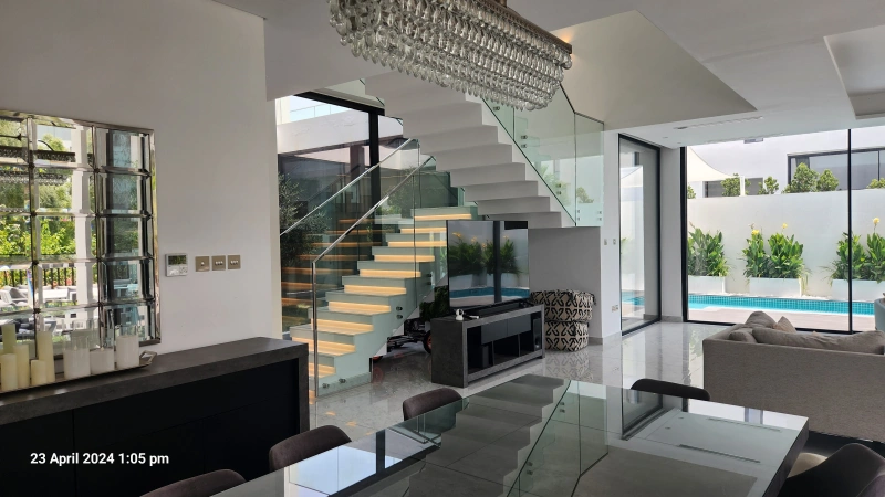 Luxuriöse Villa mit 7 Schlafzimmern, privatem Pool & Garten in Al Barari