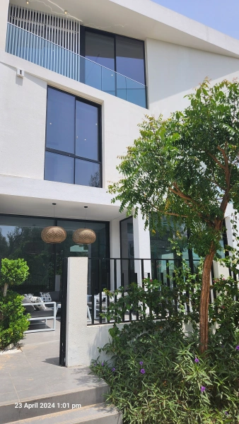 Luxuriöse Villa mit 7 Schlafzimmern, privatem Pool & Garten in Al Barari