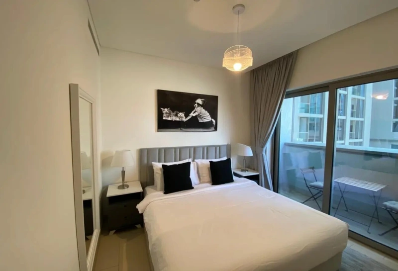 Moderne 2-Zimmer Wohnung mit Poolblick, möbliert in Top-Lage!