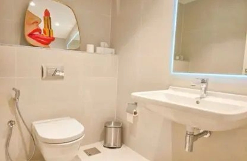 Luxuriöse 3-Zimmer-Wohnung mit direktem Strandzugang.