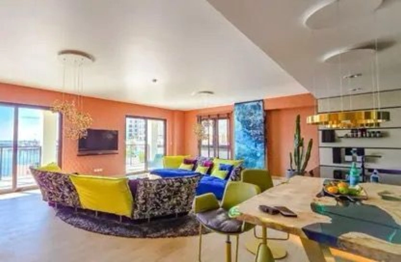 Luxuriöse 3-Zimmer-Wohnung mit direktem Strandzugang.