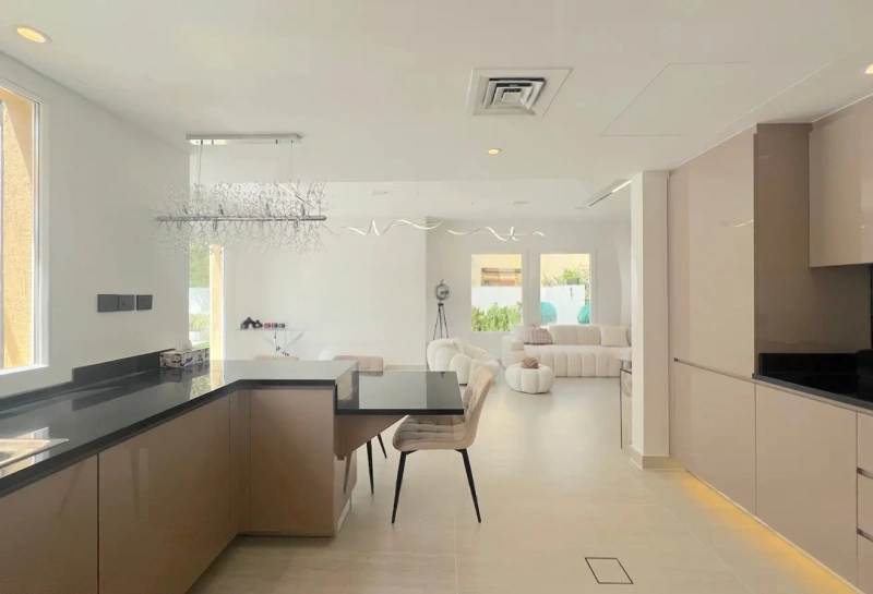 Traumvilla mit 4 Schlafzimmern, riesigem Garten & vollständigem Upgrade