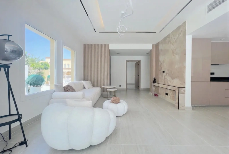 Traumvilla mit 4 Schlafzimmern, riesigem Garten & vollständigem Upgrade