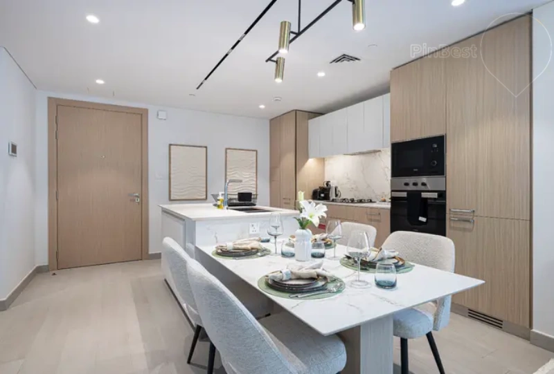 Modern 2-room apartment in Berkeley Place - perfect for short term rentals!