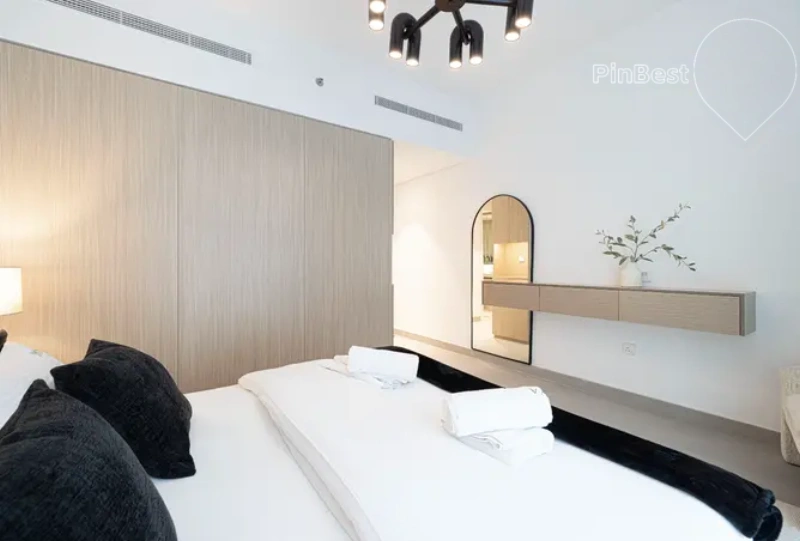 Modern 2-room apartment in Berkeley Place - perfect for short term rentals!