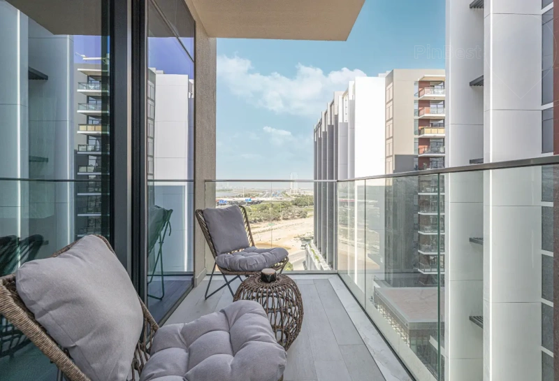 Modern 2-room apartment in Berkeley Place - perfect for short term rentals!