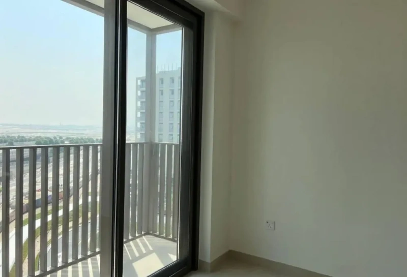 Modern 3BHK Apartment with Maidsroom: Chic Design & Spacious Layout