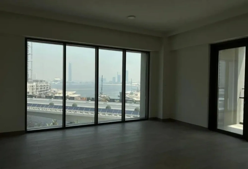 Modern 3BHK Apartment with Maidsroom: Chic Design & Spacious Layout