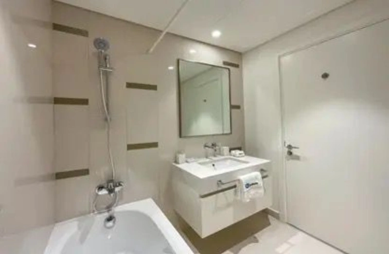 Geräumige 3-Zimmer-Wohnung mit separatem Zimmer für Dienstmädchen, voll möbliert!