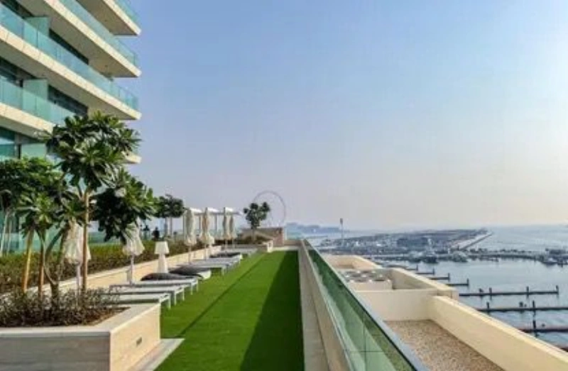 Geräumige 3-Zimmer-Wohnung mit separatem Zimmer für Dienstmädchen, voll möbliert!