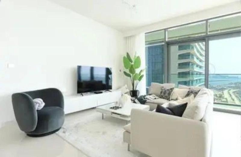 Geräumige 3-Zimmer-Wohnung mit separatem Zimmer für Dienstmädchen, voll möbliert!