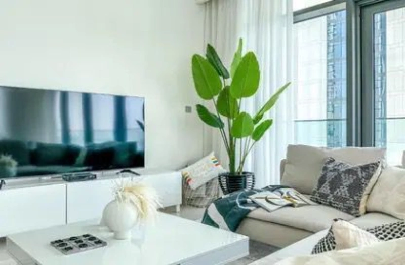 Geräumige 3-Zimmer-Wohnung mit separatem Zimmer für Dienstmädchen, voll möbliert!