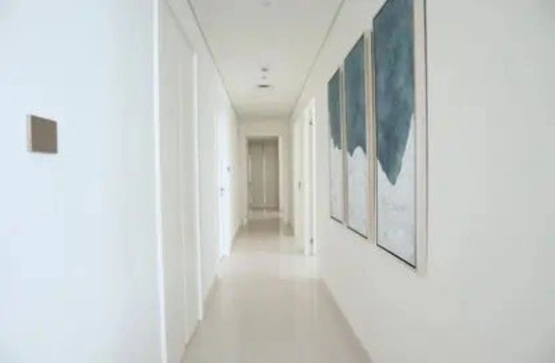 Geräumige 3-Zimmer-Wohnung mit separatem Zimmer für Dienstmädchen, voll möbliert!