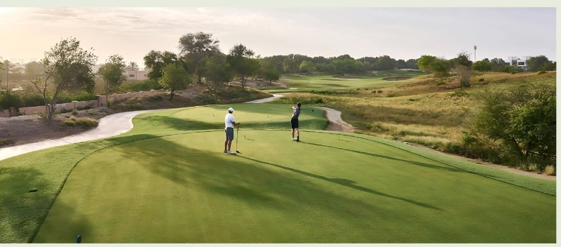 Luxuriöse Villa mit 4 Schlafzimmern, Hausmädchenzimmer und eigenem Bad, Zugang zum Golfplatz